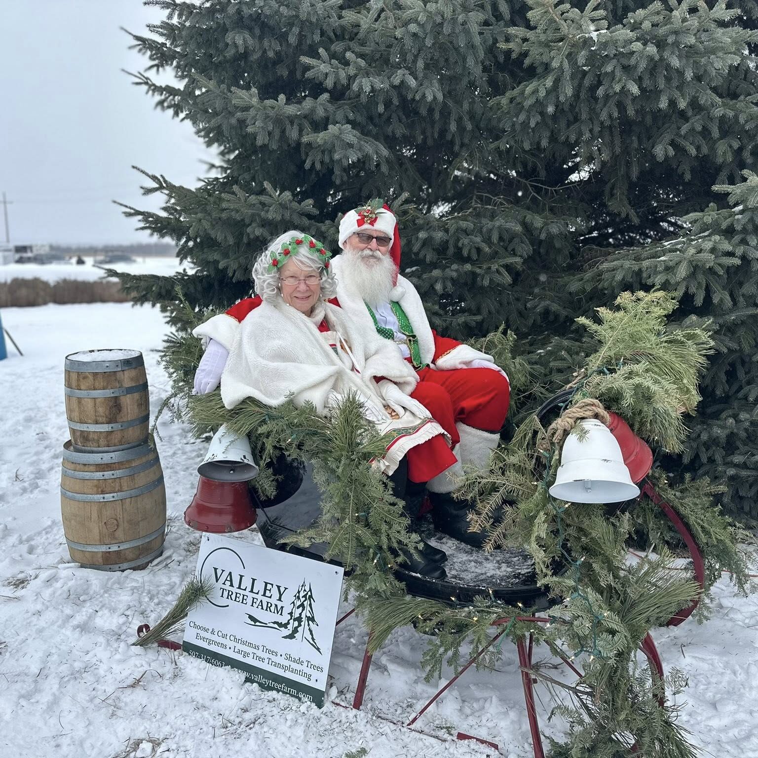 santa and mrs clause at valley tree farm